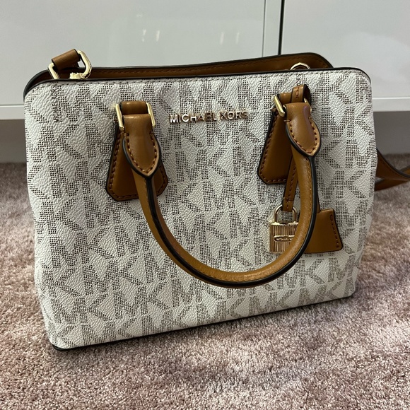 MICHAEL Michael Kors Handbags - NWT Michael Kors Women Hand Bag | White | MK Patterned | Multiple Pockets